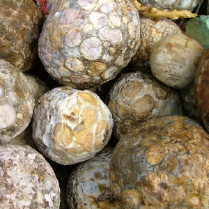 chiselled-semi-ready-spheres-of-spotted-jasper-2